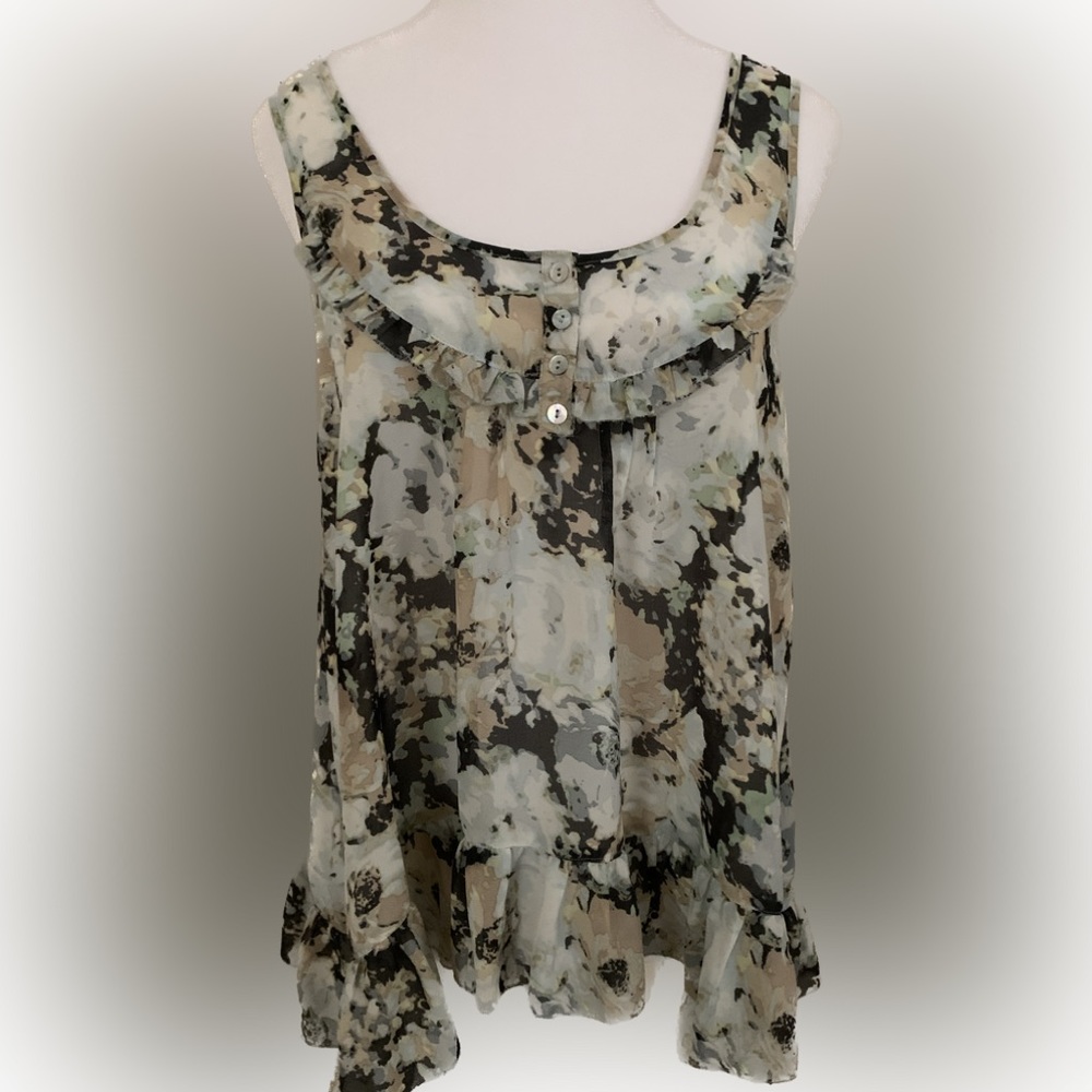 Pretty floral sleeveless top